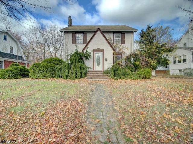 House for sale in Essex Fells, New Jersey