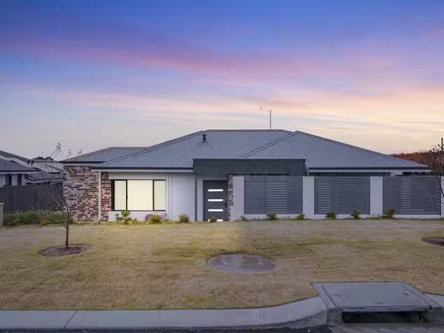 House for rent in Warwick, Western Australia