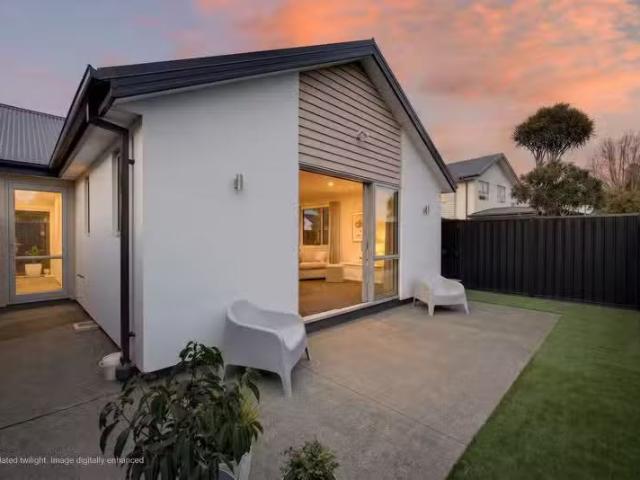 House for sale in Chaslands, Canterbury