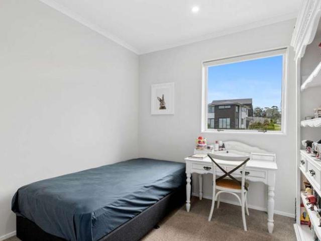 Townhouse for rent in Whangaparaoa