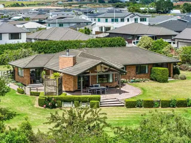 House for sale in Awhitu
