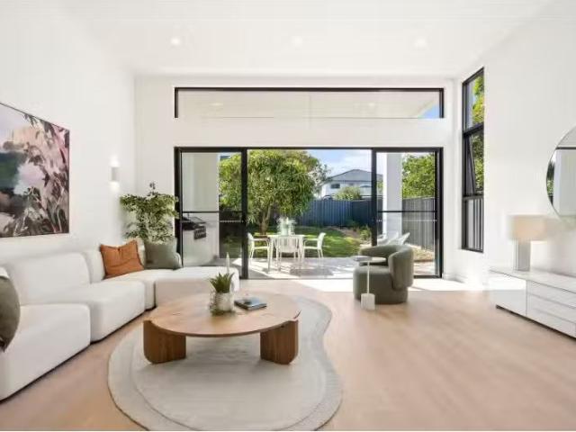 Condo for rent in Wollongong West, New South Wales