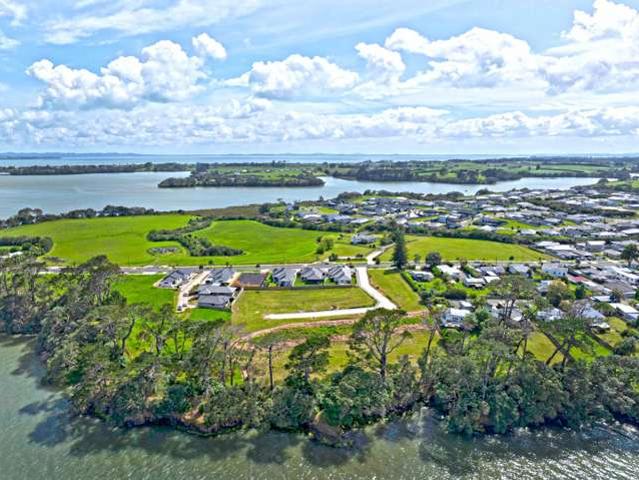 Land for sale in Awhitu, Oroua County