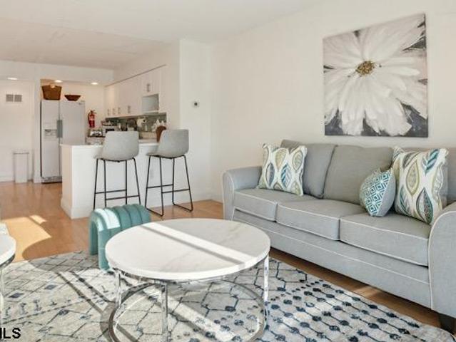 Condo for sale in Longport, New Jersey