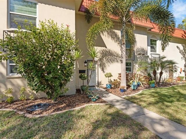 Townhouse for sale in Dunedin, Florida