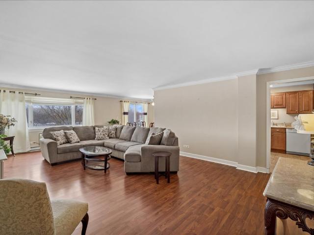 Condo for sale in Arlington Heights, Illinois