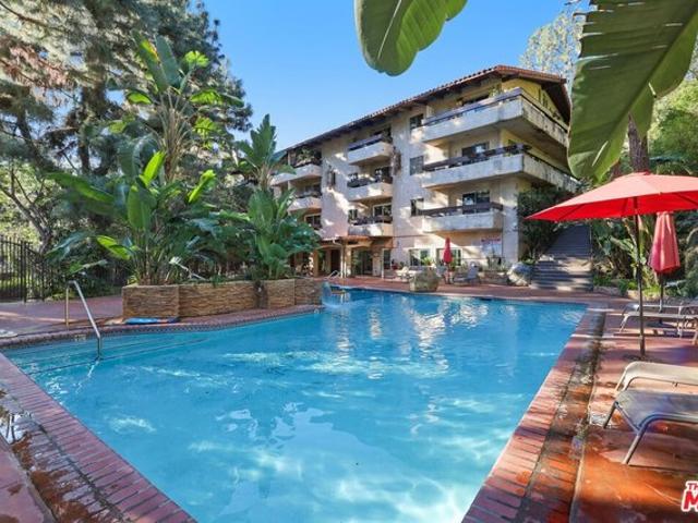 Condo for sale in Canoga Park, California