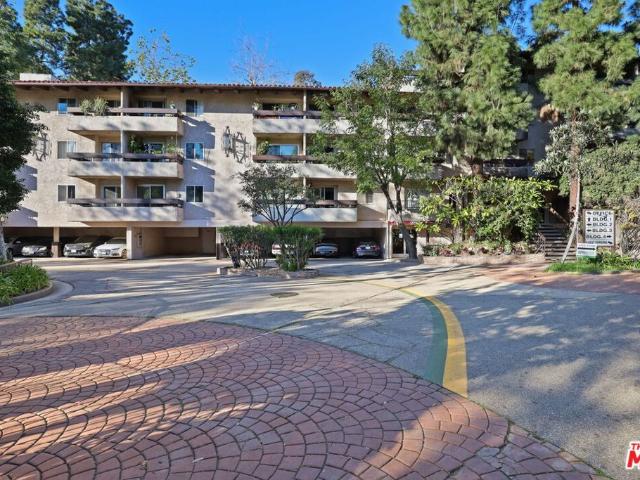 Condo for sale in Canoga Park, California