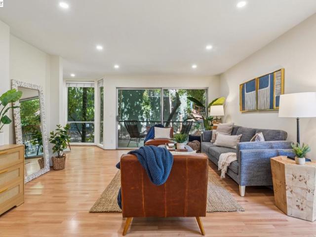 Condo for sale in Northside, Berkeley