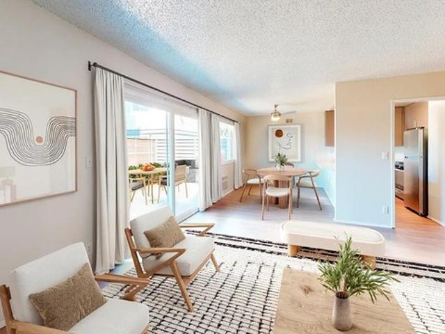 Townhouse for sale in Costa Mesa, California