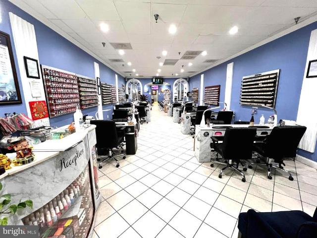 Commercial for sale in Woodbridge