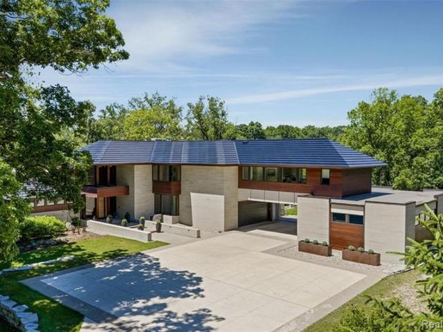 House for sale in Bloomfield Hills, Michigan