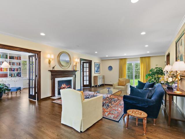 House for sale in Mchenry, Illinois