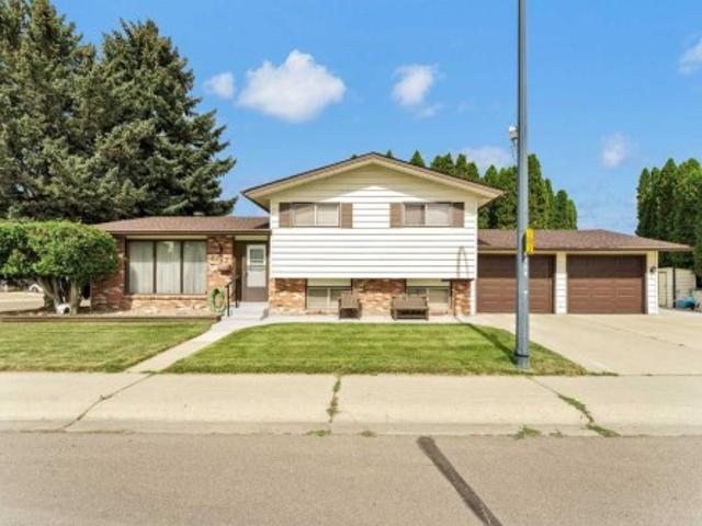 House for sale in Medicine Hat, Alberta
