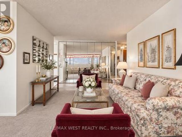 Condo for sale in York Centre, Toronto