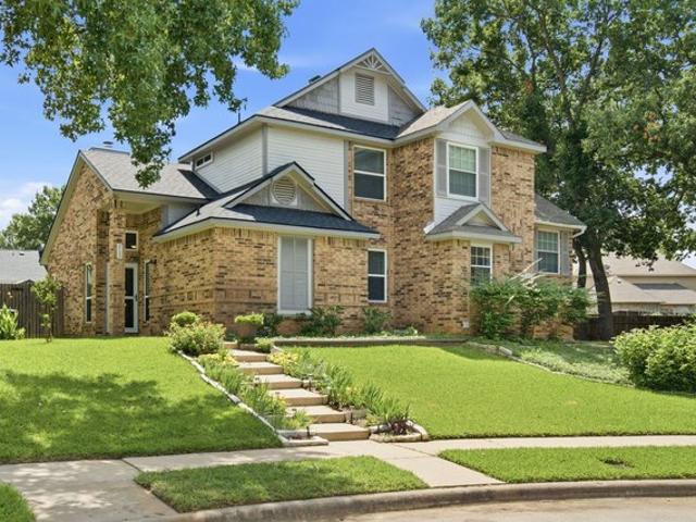 Townhouse for sale in Euless, Texas