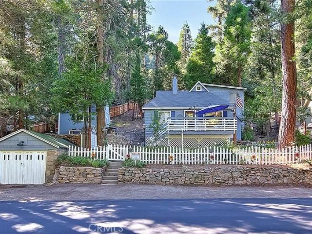 House for sale in Blue Jay, California