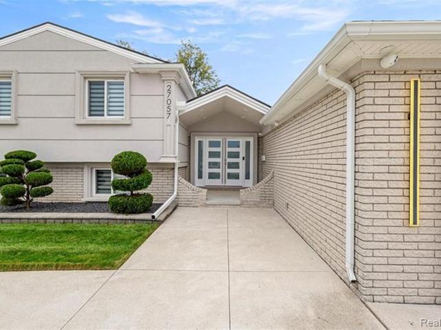 House for sale in Waters Sub, Dearborn Heights
