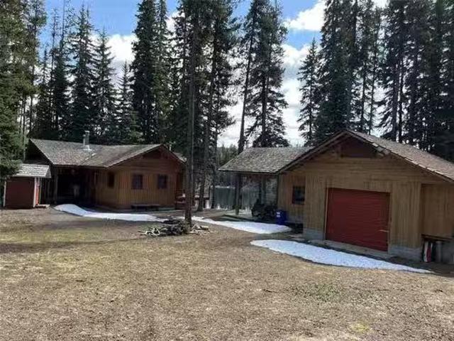 House for sale in Peachland