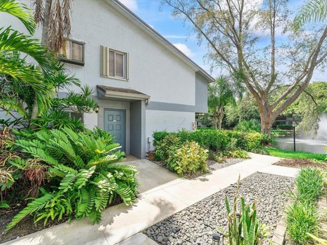 Condo for sale in Oakland Park, Florida