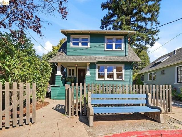 House for sale in LeConte, Berkeley