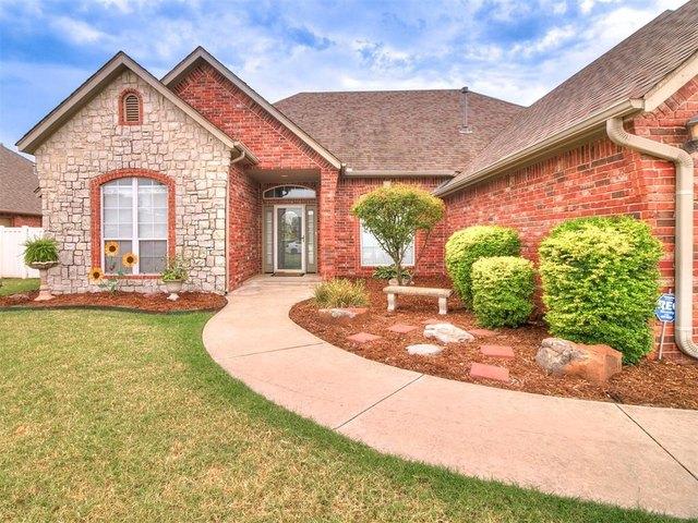 House for sale in Shawnee, Pottawatomie County