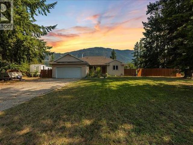House for sale in Shoreacres, British Columbia