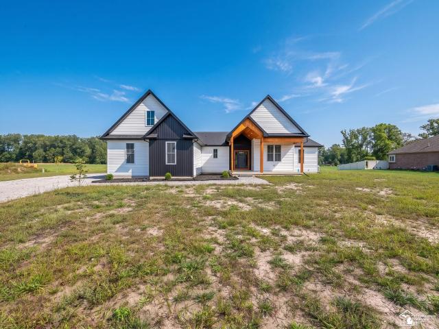 House for sale in Sweet Briar, Monroe Charter Township