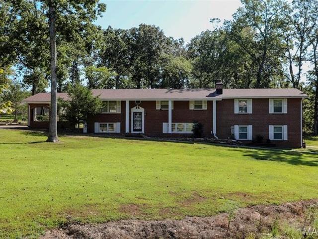 House for sale in Poplar Bluff, Missouri