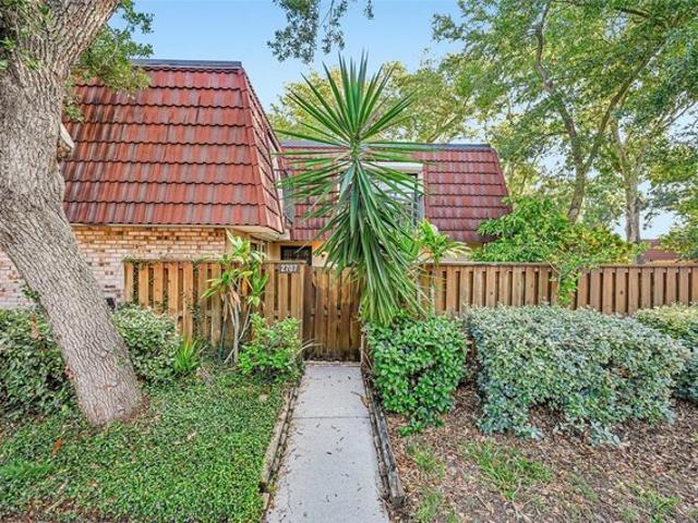 Townhouse for sale in Crystal Beach, Florida