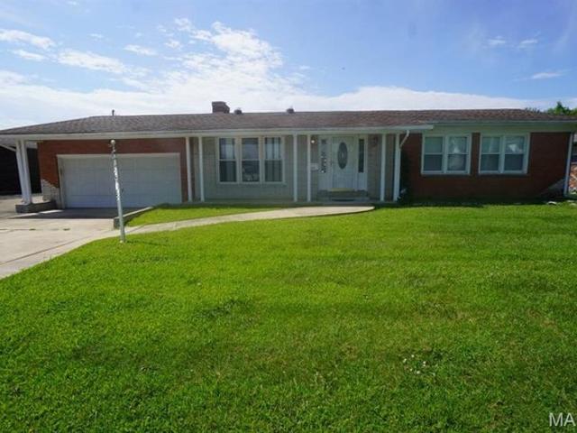 House for sale in East Saint Louis, Illinois