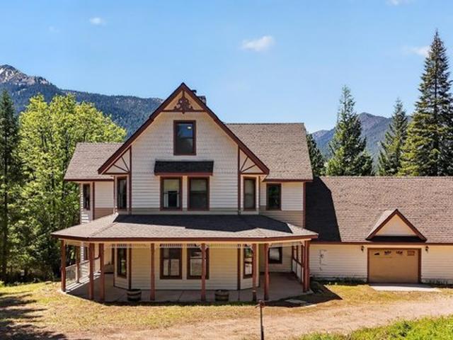 House for sale in Weed, California