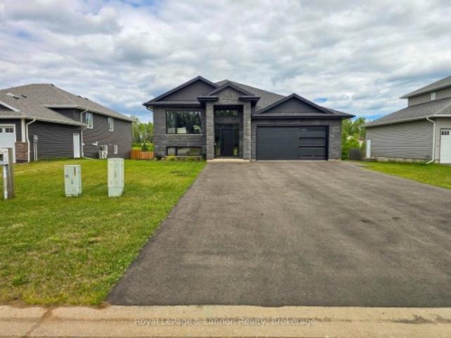 House for sale in Oliver Paipoonge, Ontario