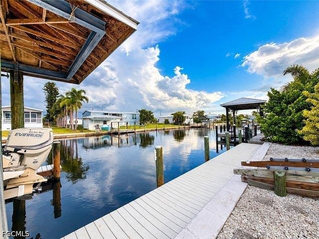 House for sale in Shangri-La Mobile Home Park, Saint James City