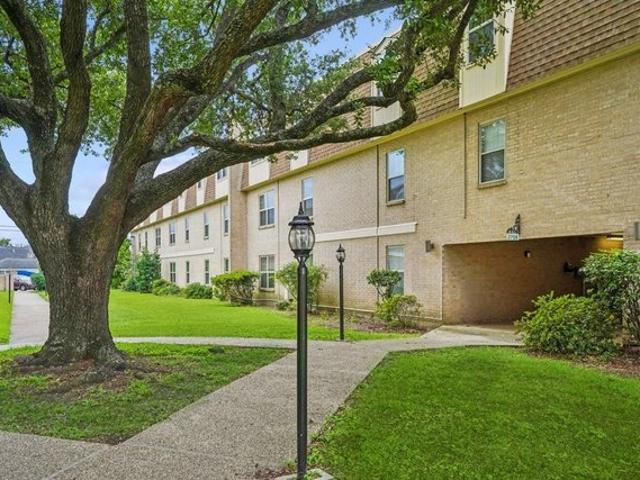 Condo for sale in Metairie, Louisiana