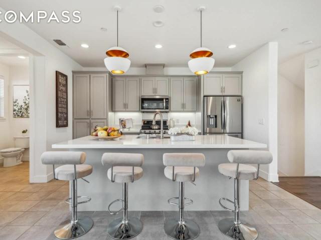 Townhouse for sale in Castro Valley
