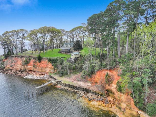 House for sale in Sabine, Texas