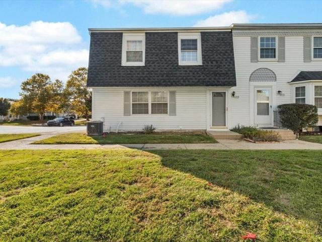 Condo for sale in Lake Village, Walled Lake
