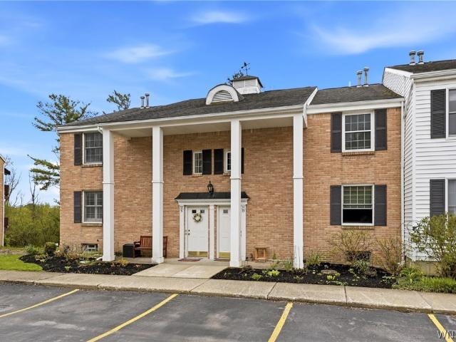 Condo for sale in Aurora, New York