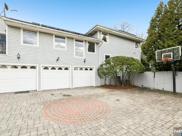 House for sale in Tenafly, New Jersey