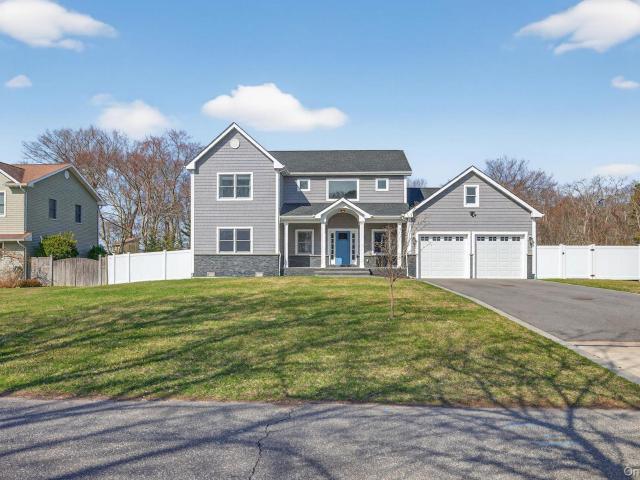 House for sale in Bohemia, New York