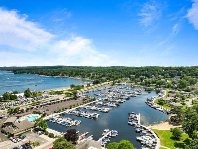 Condo for sale in Fontana, Wisconsin