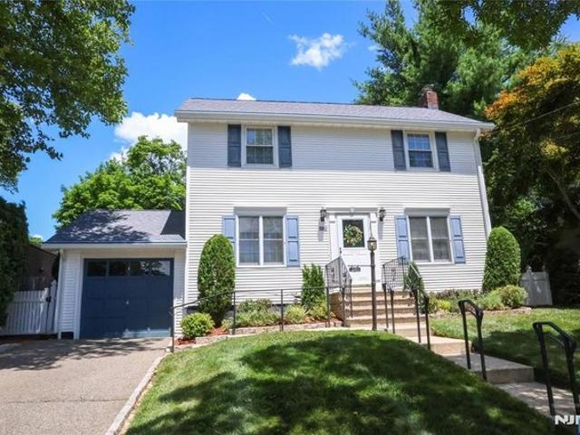 House for sale in River Edge, New Jersey
