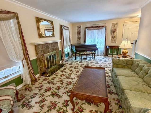 House for sale in River Edge, New Jersey