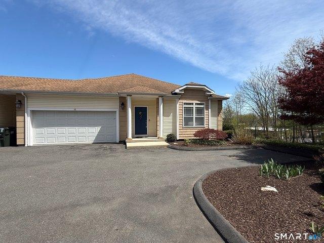 Condo for sale in Berlin, Connecticut