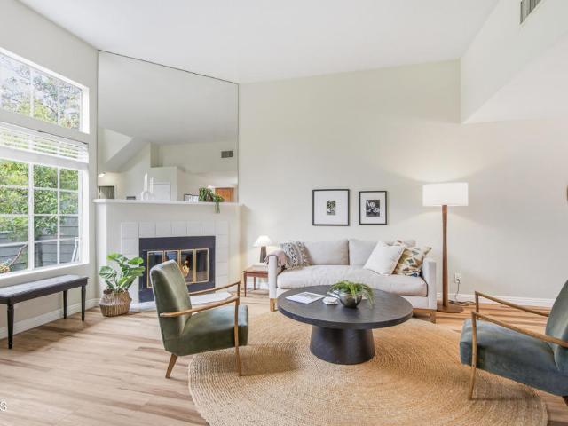 Townhouse for sale in Pasadena, California