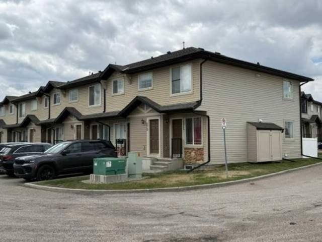 Townhouse for sale in Saddle Ridge, Calgary
