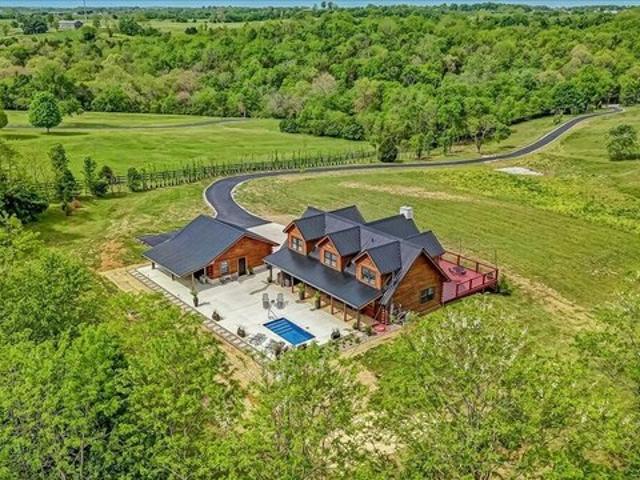 House for sale in Versailles, Woodford County