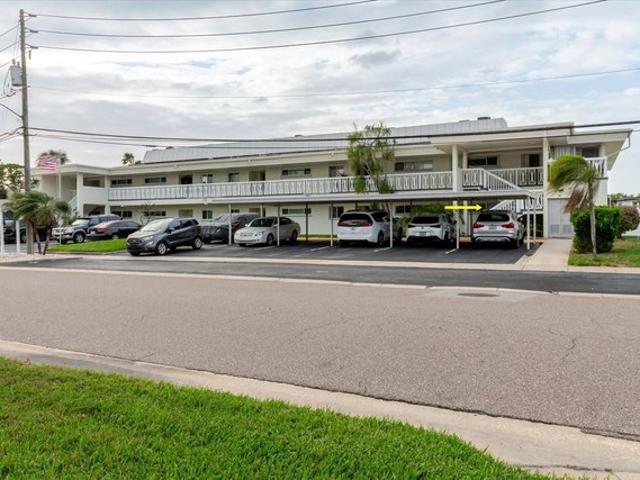 Condo for sale in Clearwater Beach, Clearwater