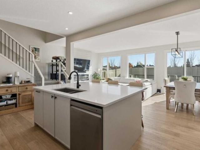 House for sale in Springside, Calgary